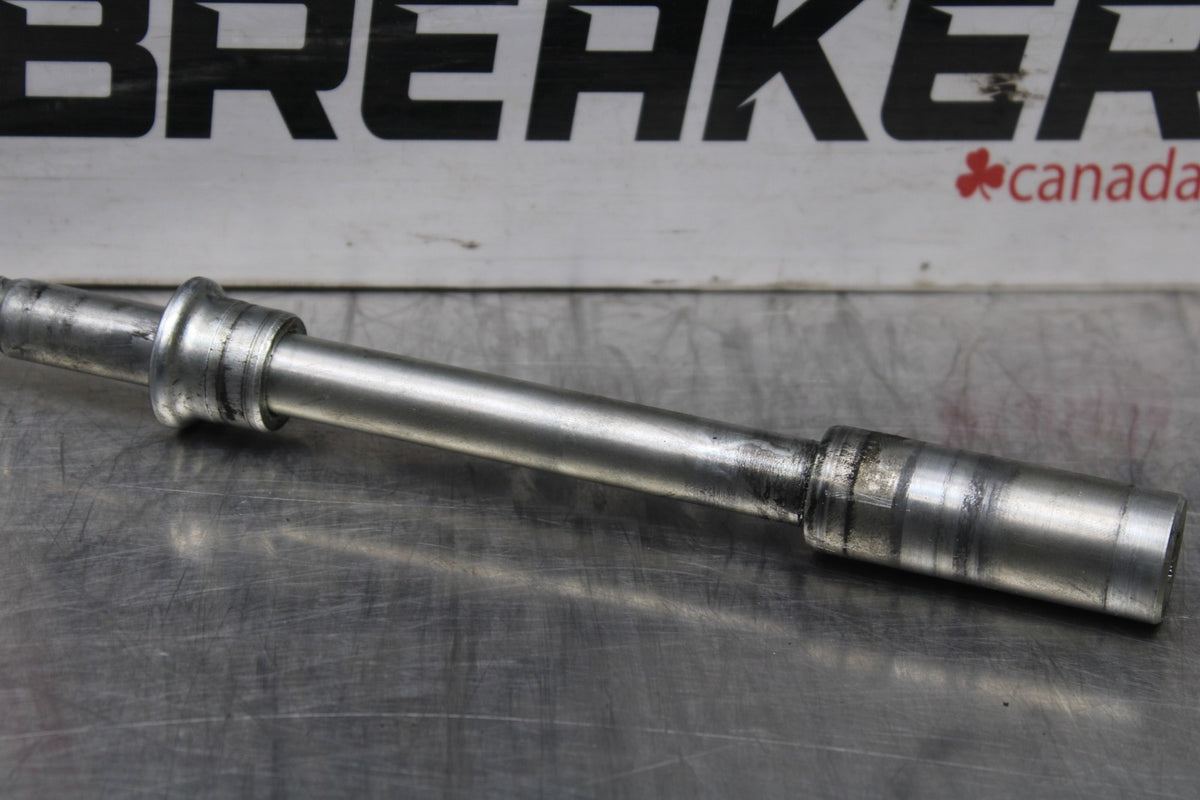 15 SUZUKI GW250F FRONT WHEEL RIM AXLE PIVOT BOLT BB789