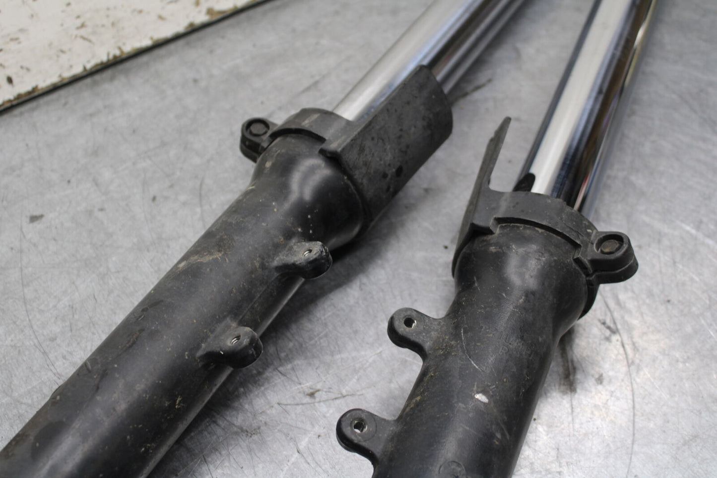 03-04 TRIUMPH DAYTONA 600 FRONT FORKS SHOCK SUSPENSION SET PAIR BB745