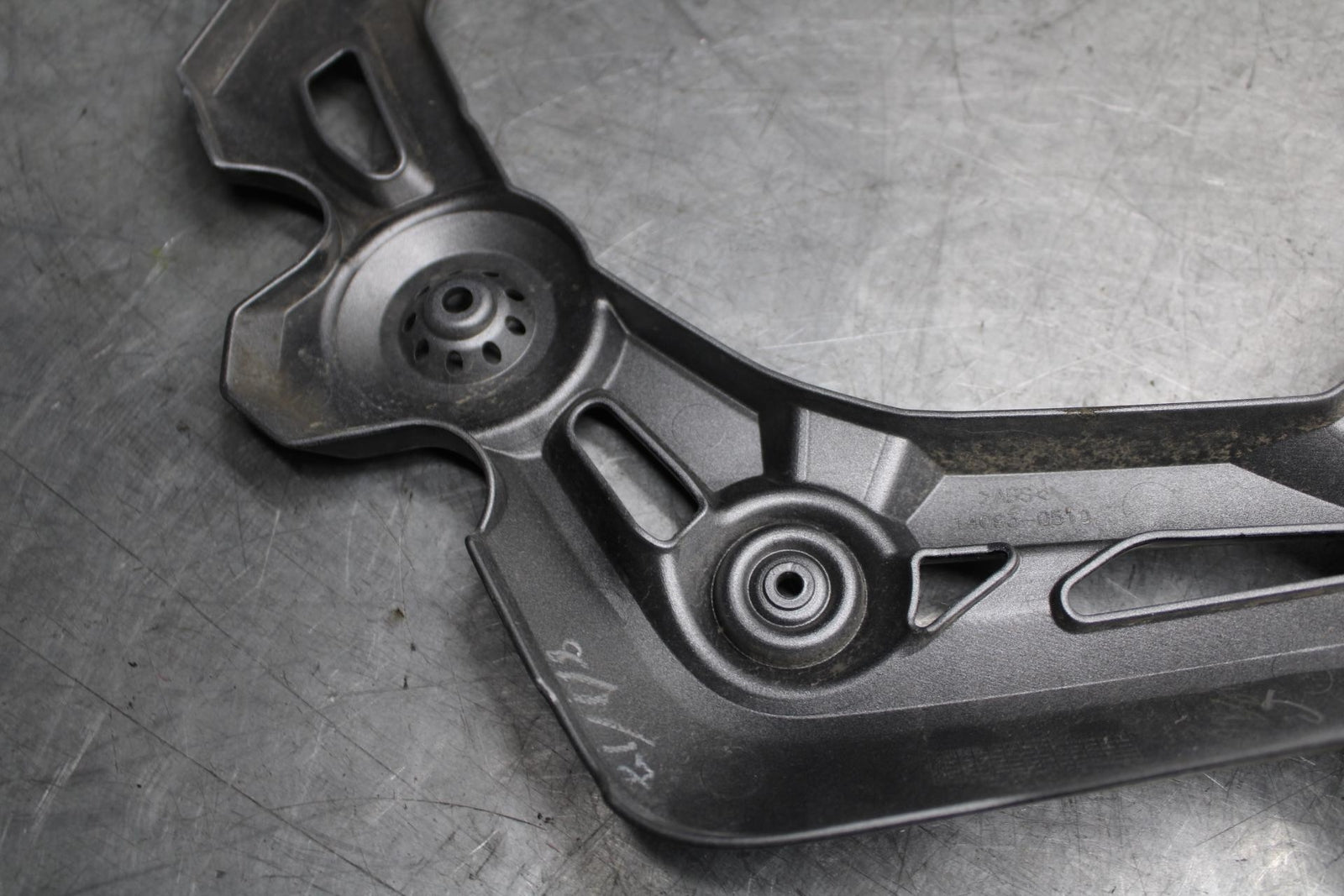 17 KAWASAKI Z900 ZR900 RIGHT LEFT FRAME MID SIDE COVERS COWLS PANELS TRIM BB549