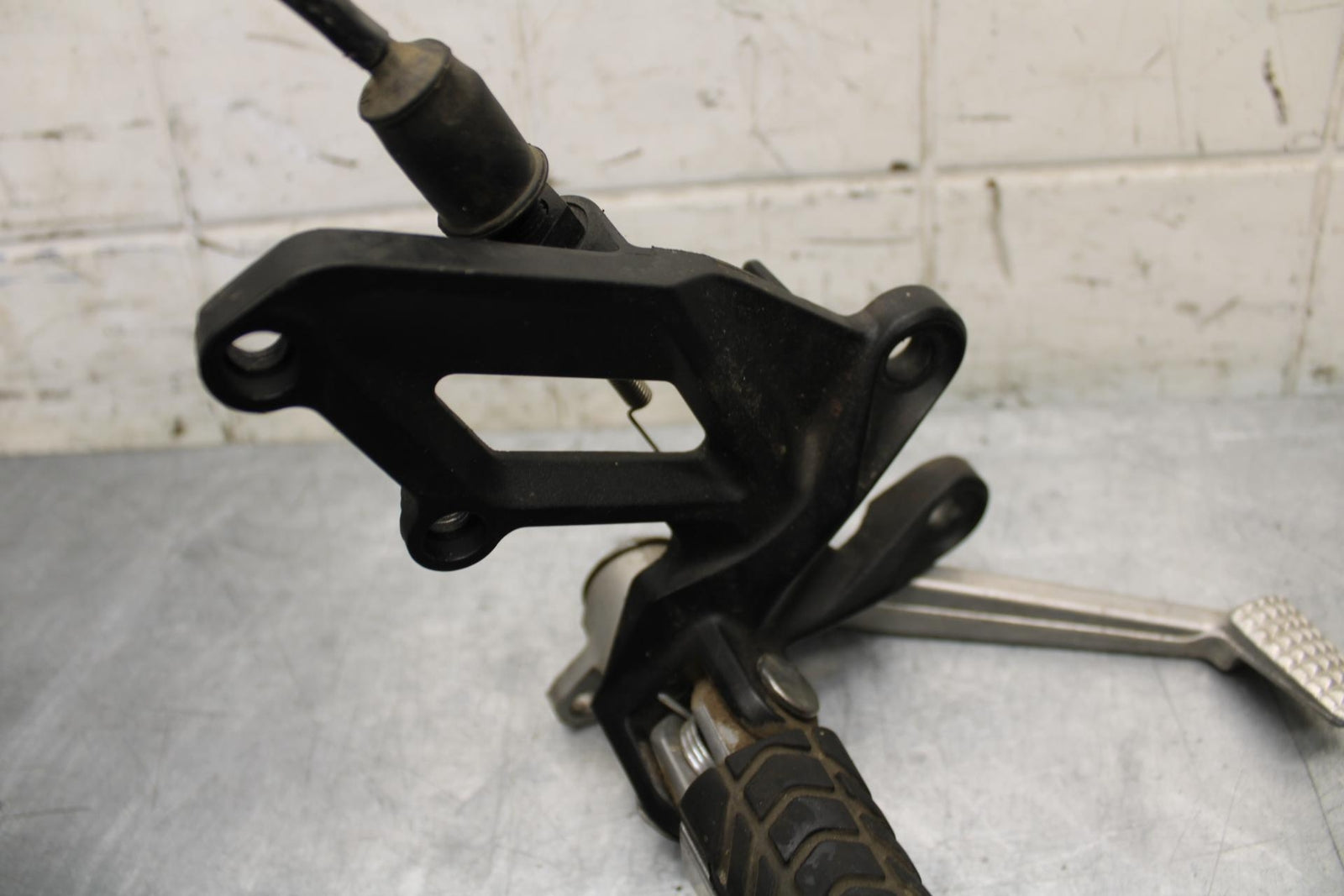 2012 Kawasaki Ninja ZX14R ZX1400E RIGHT REARSET REAR SET DRIVER FOOT PEG REST BB