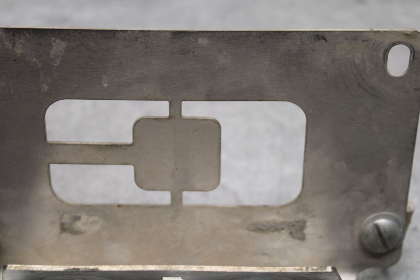 09-15 YAMAHA FZ6R FENDER ELIMINATOR LICENSE PLATE BRACKET   BB686