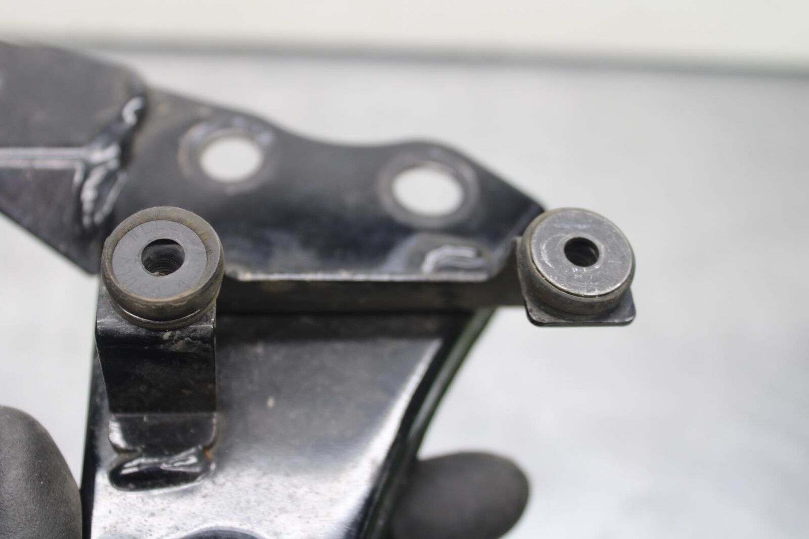 2009 Kawasaki Ninja 250R EX250J ENGINE MOUNT MOTOR BRACKET BB87