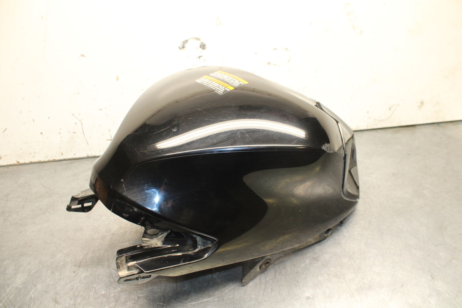 19-24 YAMAHA R3 GAS TANK FUEL CELL COVER FAIRING COWL BB736