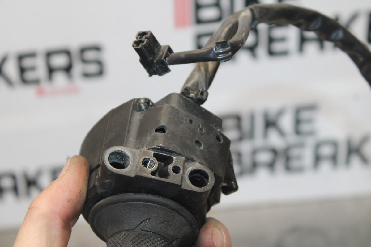18 SUZUKI GSXR750 RIGHT CLIP ON HANDLE KILL OFF START SWITCH SWITCHES BB891