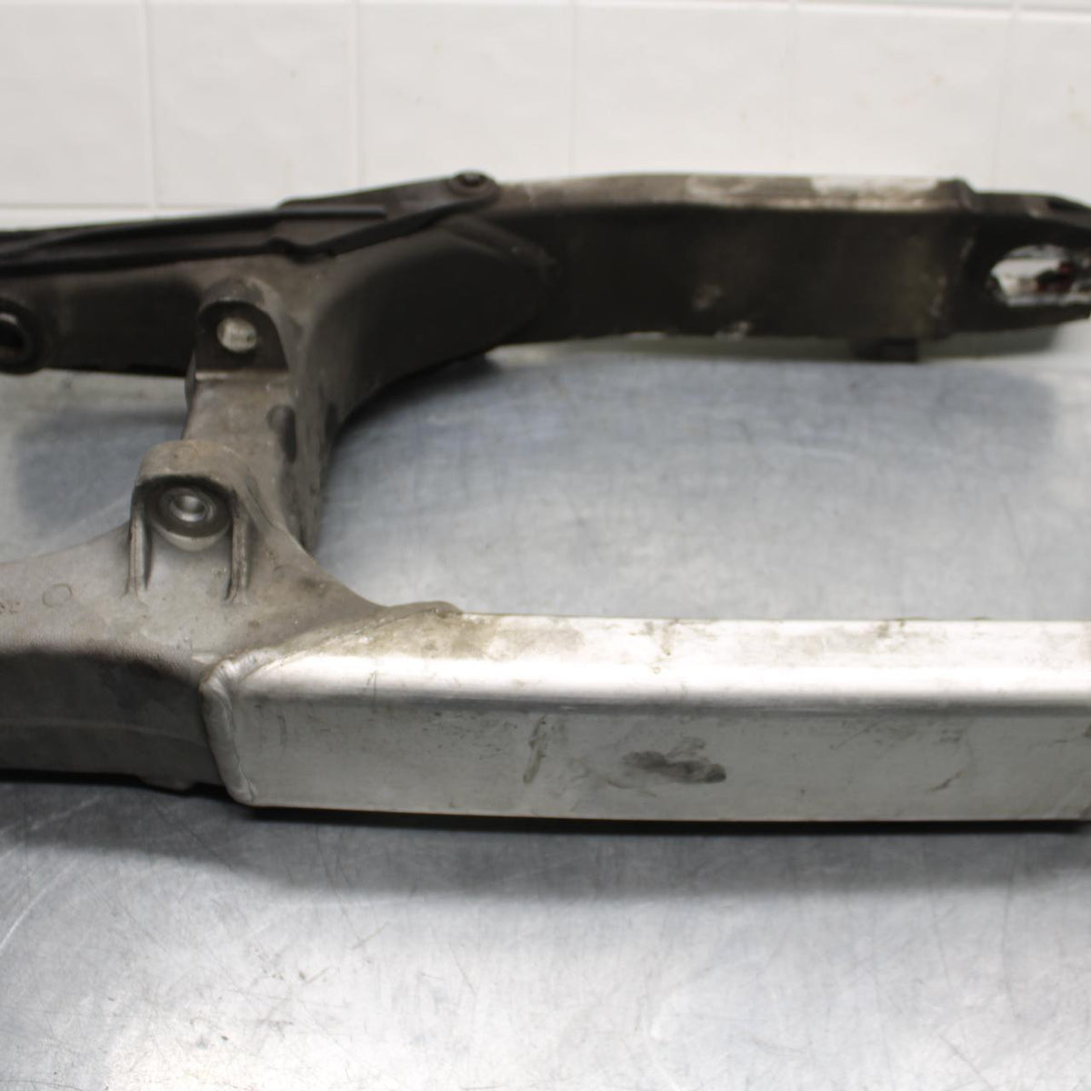 2000 Honda Super Hawk VTR1000F REAR SWINGARM BACK SUSPENSION SWING ARM BB577