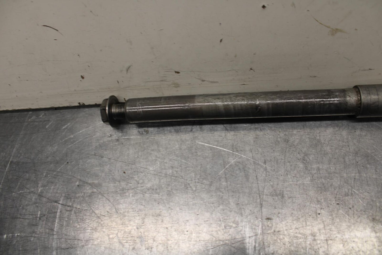 03-04 HONDA CBR600RR FRONT WHEEL RIM AXLE PIVOT BOLT 44301-MEE-000 BB614