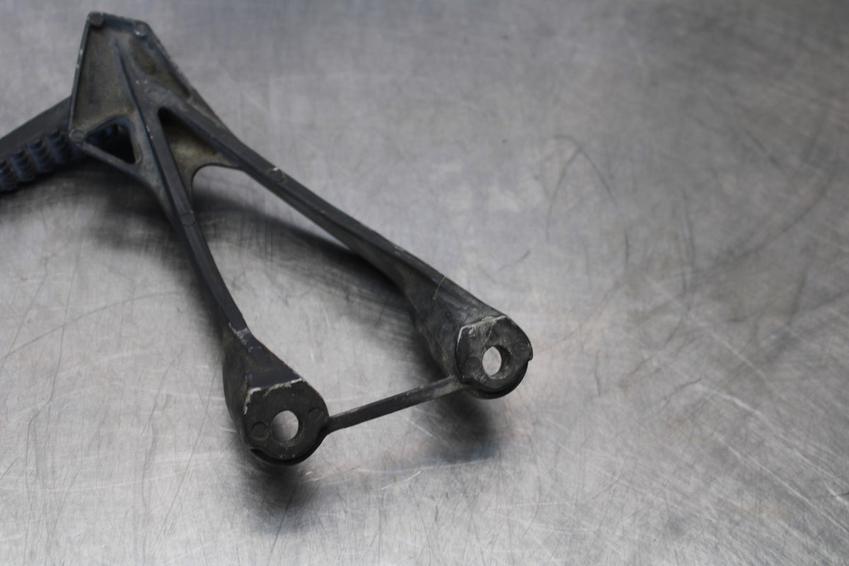 2007 Kawasaki Ninja ZX6R ZX600P RIGHT REAR BACK PASSENGER PEG BB175