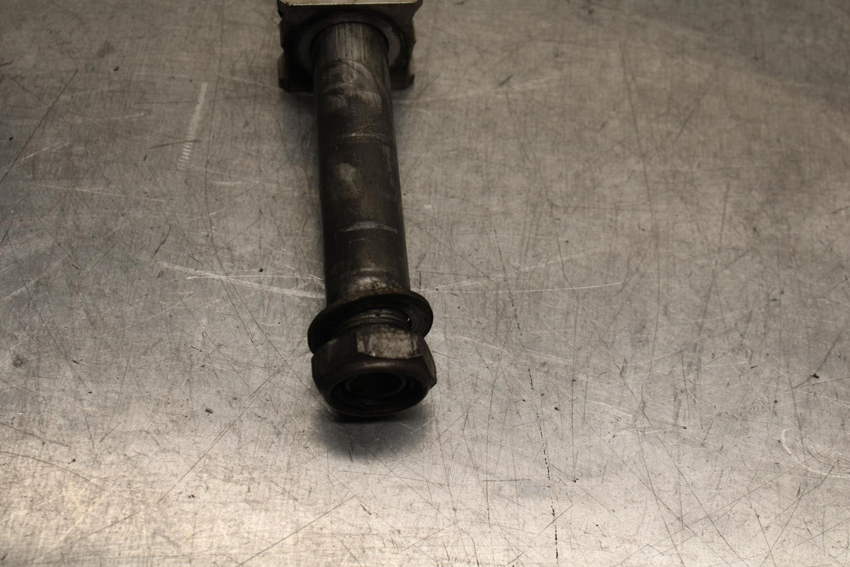 05-06 HONDA CBR600RR REAR AXLE BACK WHEEL RIM BOLT AXEL 42301-MEE-D00 BB624