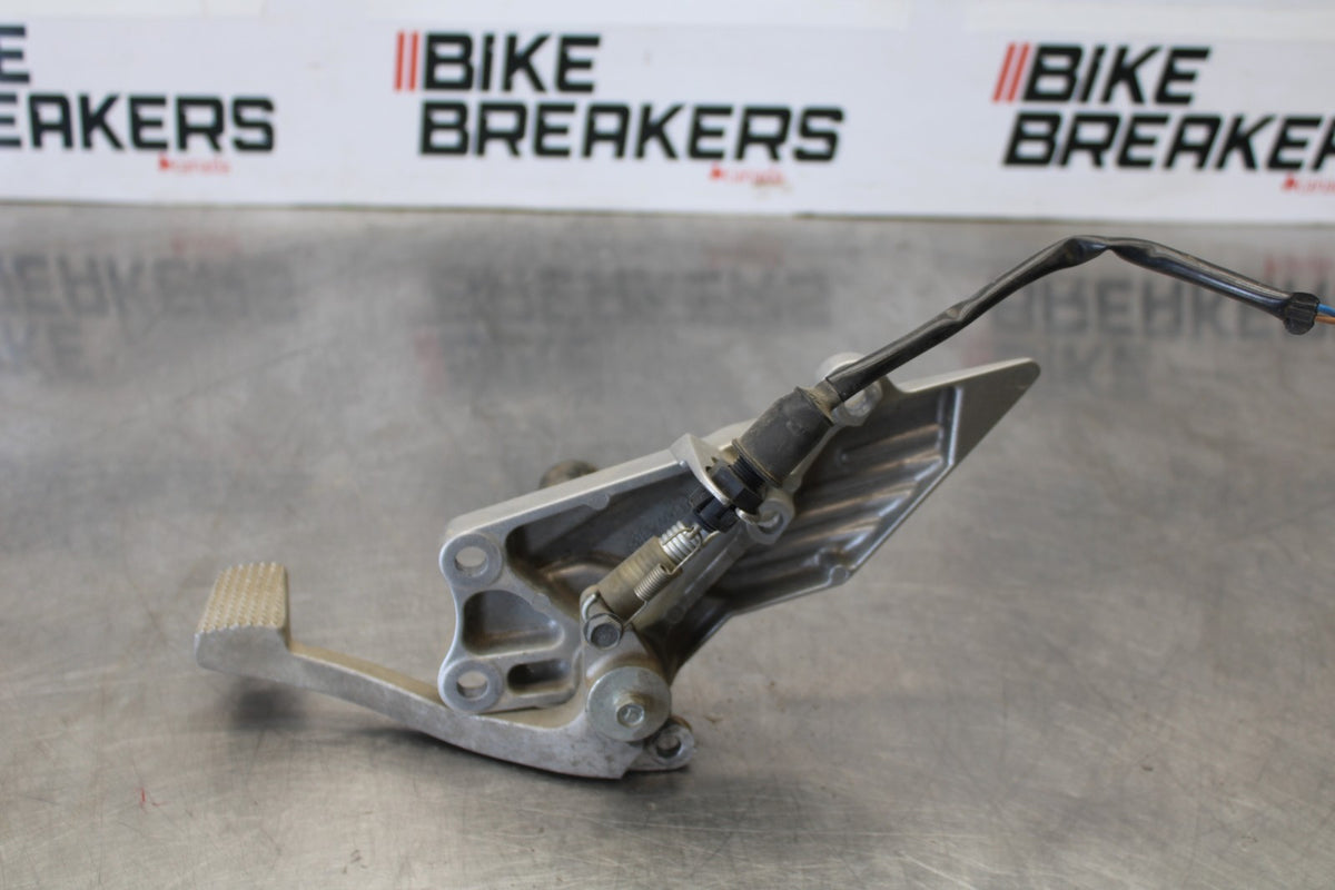 09 KAWASAKI CONCOURS 14 ZG1400B RIGHT REARSET REAR SET DRIVER FOOT PEG STOP BB87