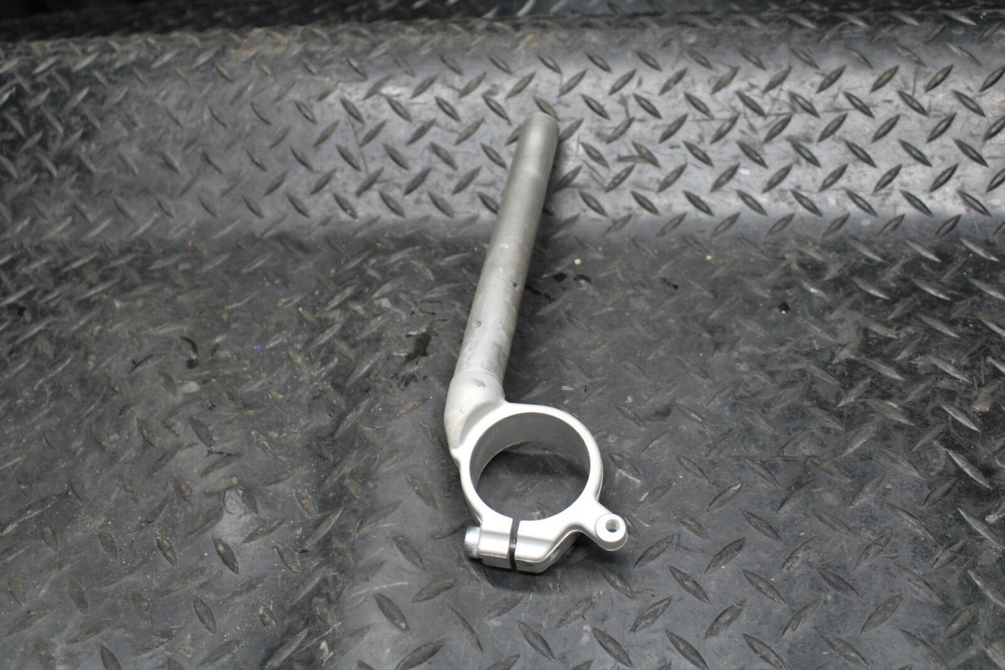 09-14 YAMAHA YZF R1 RIGHT CLIP ON HANDLEBAR BB196