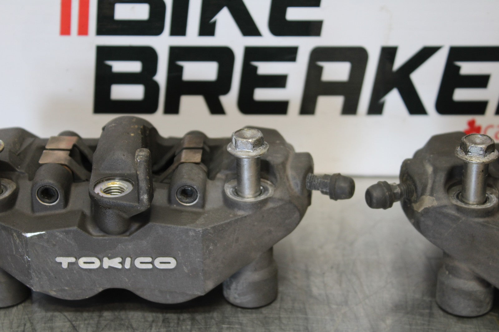 06-07 SUZUKI GSXR 600 RIGHT LEFT FRONT BRAKE CALIPER SET PAIR CALIPERS BB170
