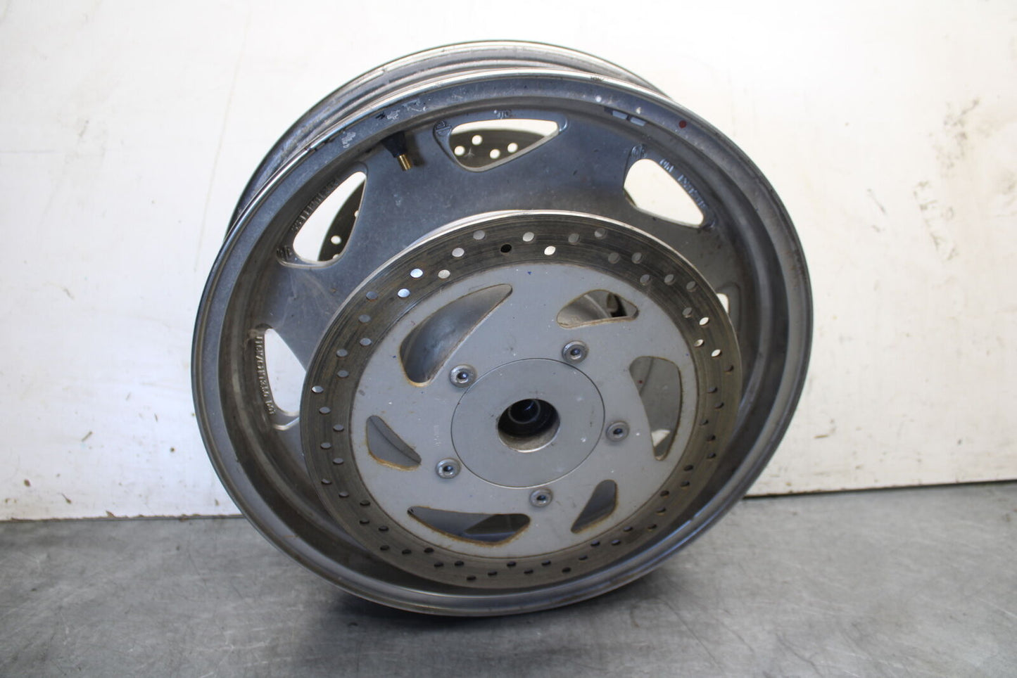 05-09 SUZUKI BOULEVARD C90 FRONT WHEEL FRONT RIM BB692