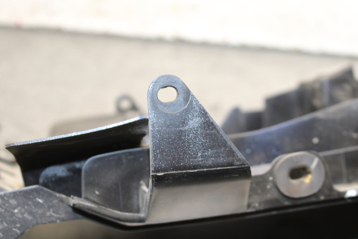 19-22 KAWASAKI Z400 REAR UNDERTAIL & BATTERY TRAY FAIRING COWL FENDER BB708