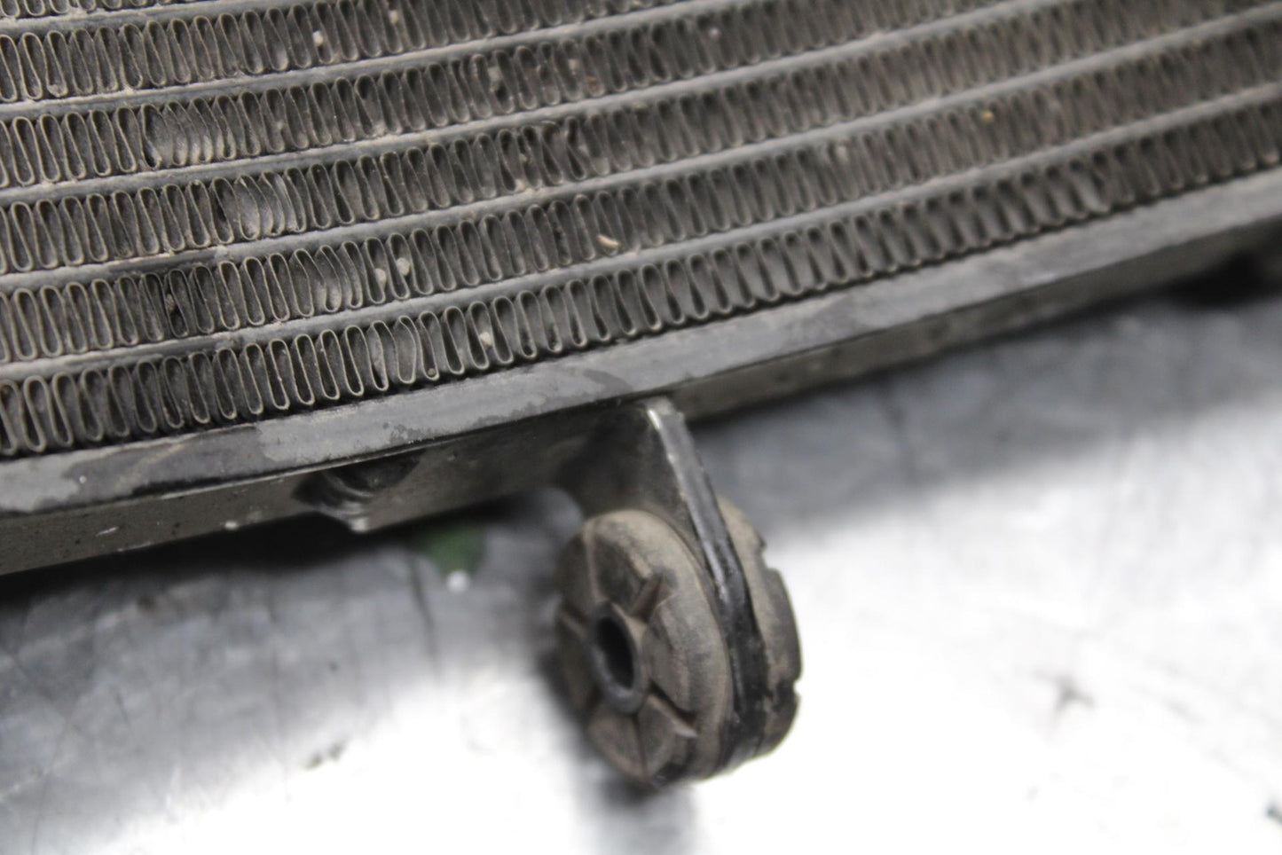 2008 Suzuki GSXR600 ENGINE RADIATOR MOTOR COOLER COOLING 17710-01H10 BB593