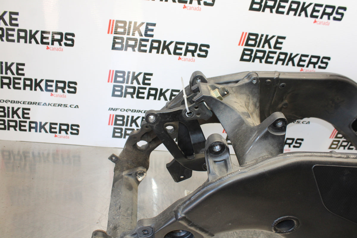 04-05 KAWASAKI NINJA ZX10R FRAME CHASSIS BB163