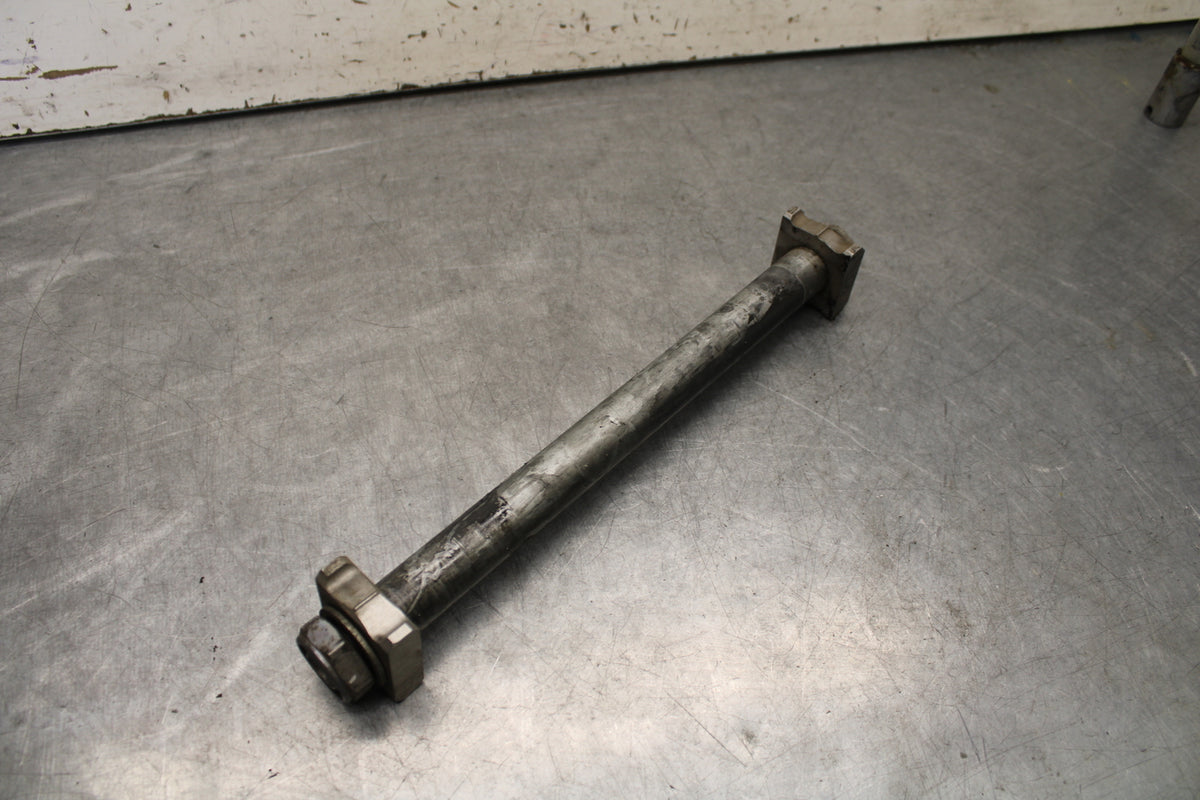 05-06 HONDA CBR600RR REAR AXLE BACK WHEEL BOLT AXEL 42301-MEE-D00  BB655