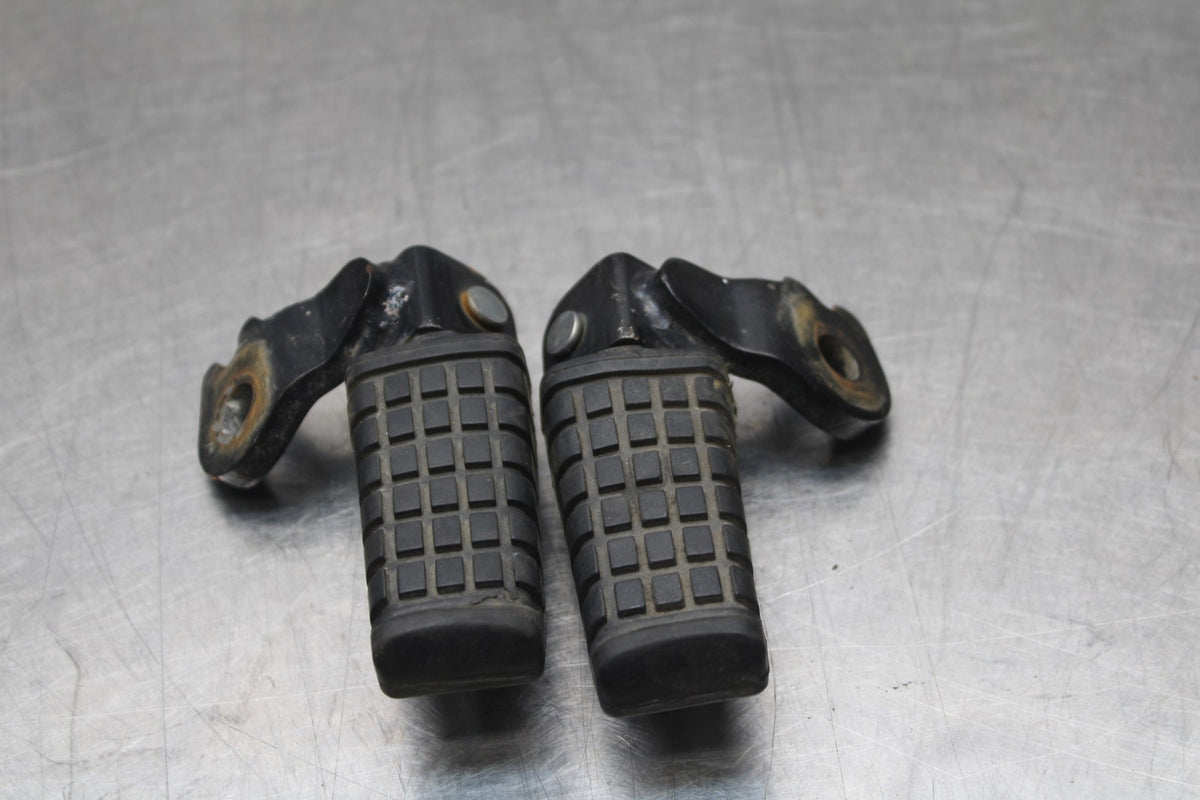 96 KAWASAKI NINJA 500 EX500A REAR BACK PASSENGER PEG SET PAIR BB768