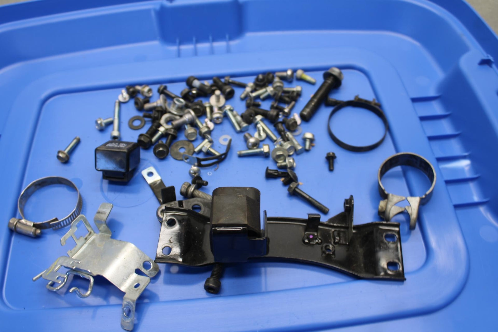 15-16 KAWASAKI EX300 MISCELLANEOUS MOUNTING BOLTS HARDWARE MOTOR BB635