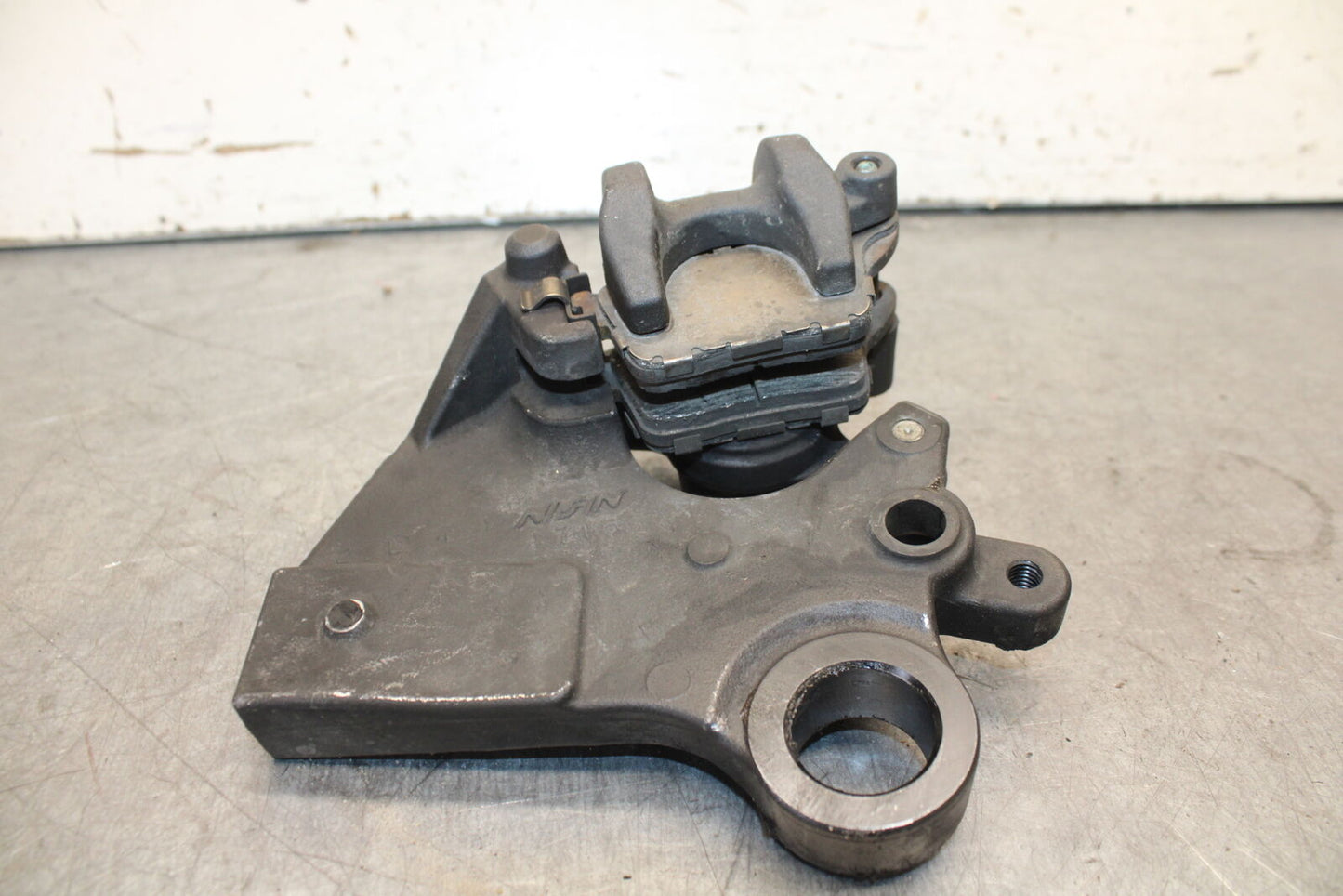 13-18 KAWASAKI NINJA ZX6R REAR BACK BRAKE CALIPER W MOUNT BRACKET BB682