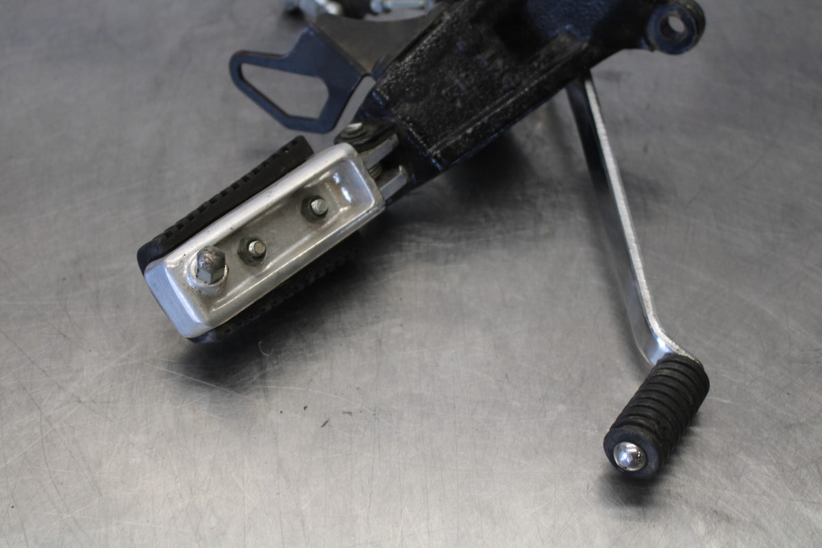 07 SUZUKI BOULEVARD M50 LEFT FRONT FOOT REST PEG STEP SHIFTER BB897