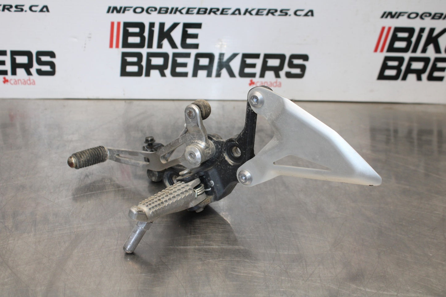 18-23 KAWASAKI NINJA 400 EX400 ABS LEFT REARSET REAR SET FOOT PEG REST BB177