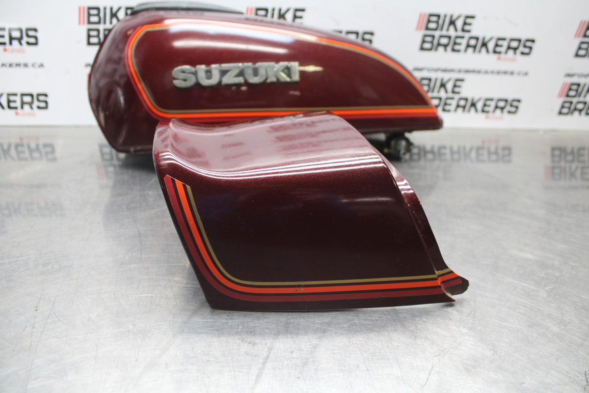 77 SUZUKI GS750 GAS TANK SIDE TAIL COWL COVER 44110-45000-13L BB779