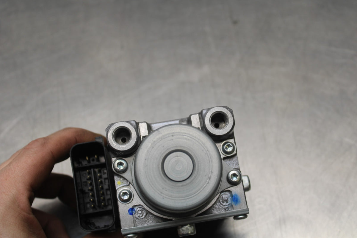 24-25 SUZUKI GSXR1000 ABS PUMP UNIT MODULE BB767
