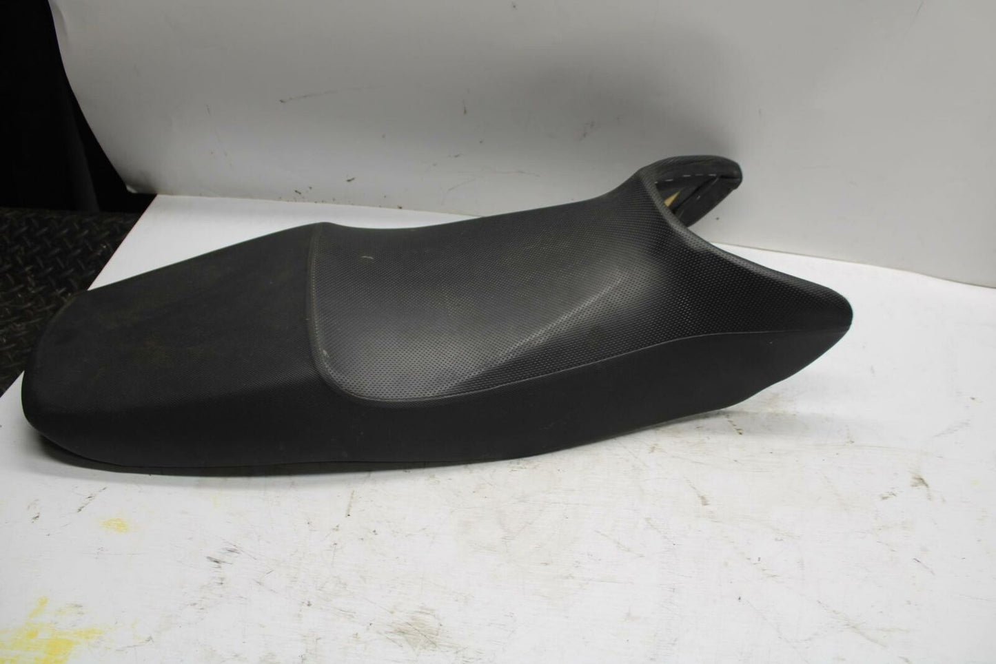 04-09 SUZUKI GS500F FRONT REAR SEAT SADDLE BB278