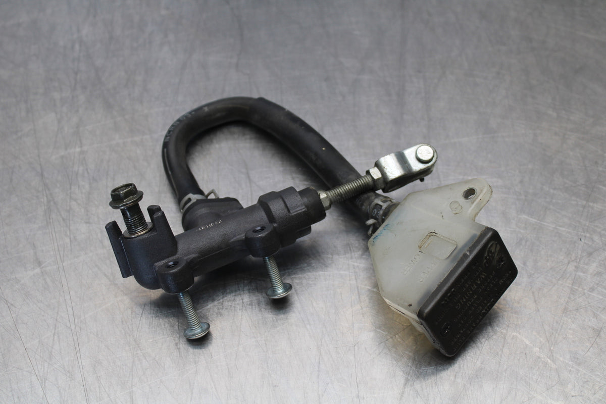 04-09 SUZUKI GS500F REAR BACK BRAKE MASTER CYLINDER W RESERVOIR BB165
