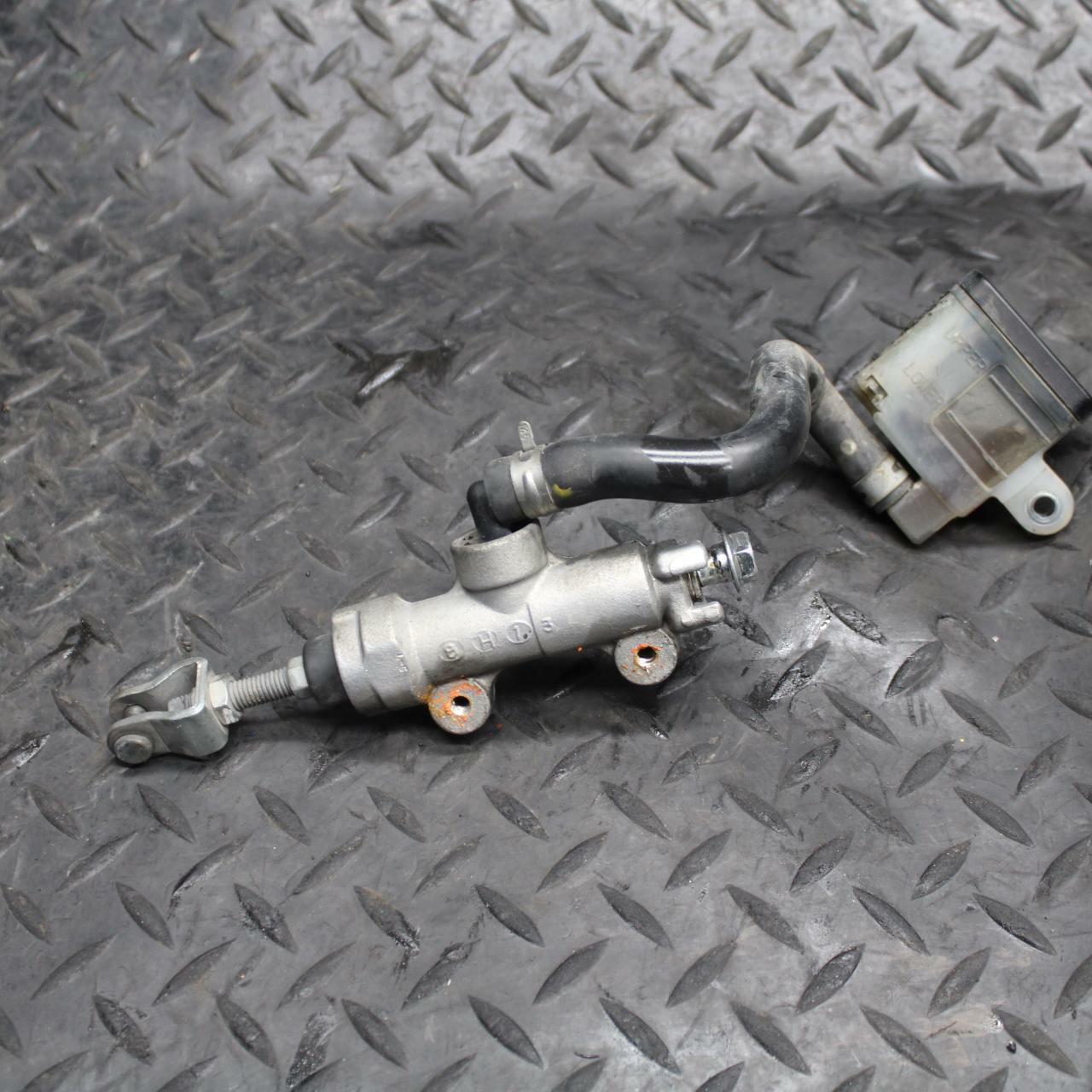 08-09 SUZUKI GSXR600 REAR BACK BRAKE MASTER CYLINDER W RESERVOIR BB204