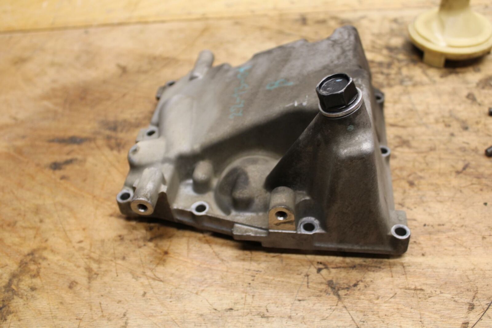 09-10 KAWASAKI ER-6N ENGINE MOTOR BOTTOM OIL PAN COVER BB325