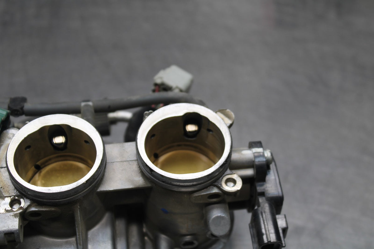 07-08 YAMAHA YZF R1 MAIN FUEL INJECTORS / THROTTLE BODIES BB771