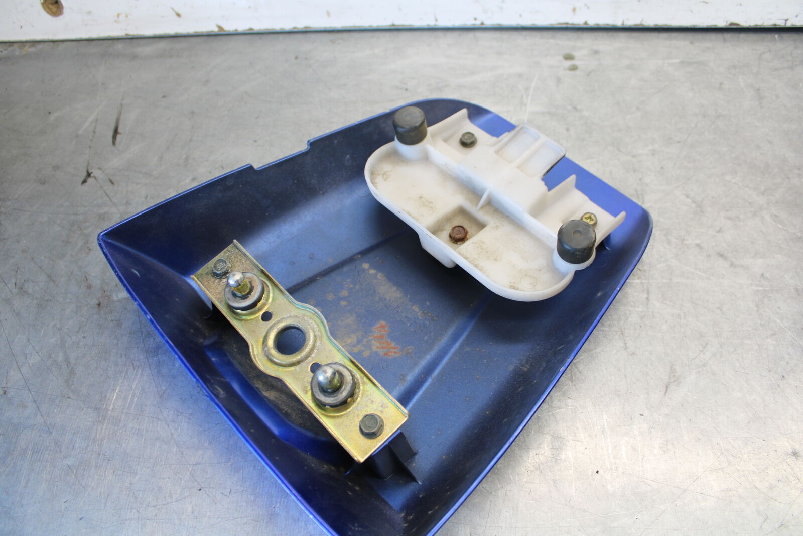 03-07 SUZUKI SV1000S REAR BACK SEAT SOLO COWL FAIRING COVER BB657
