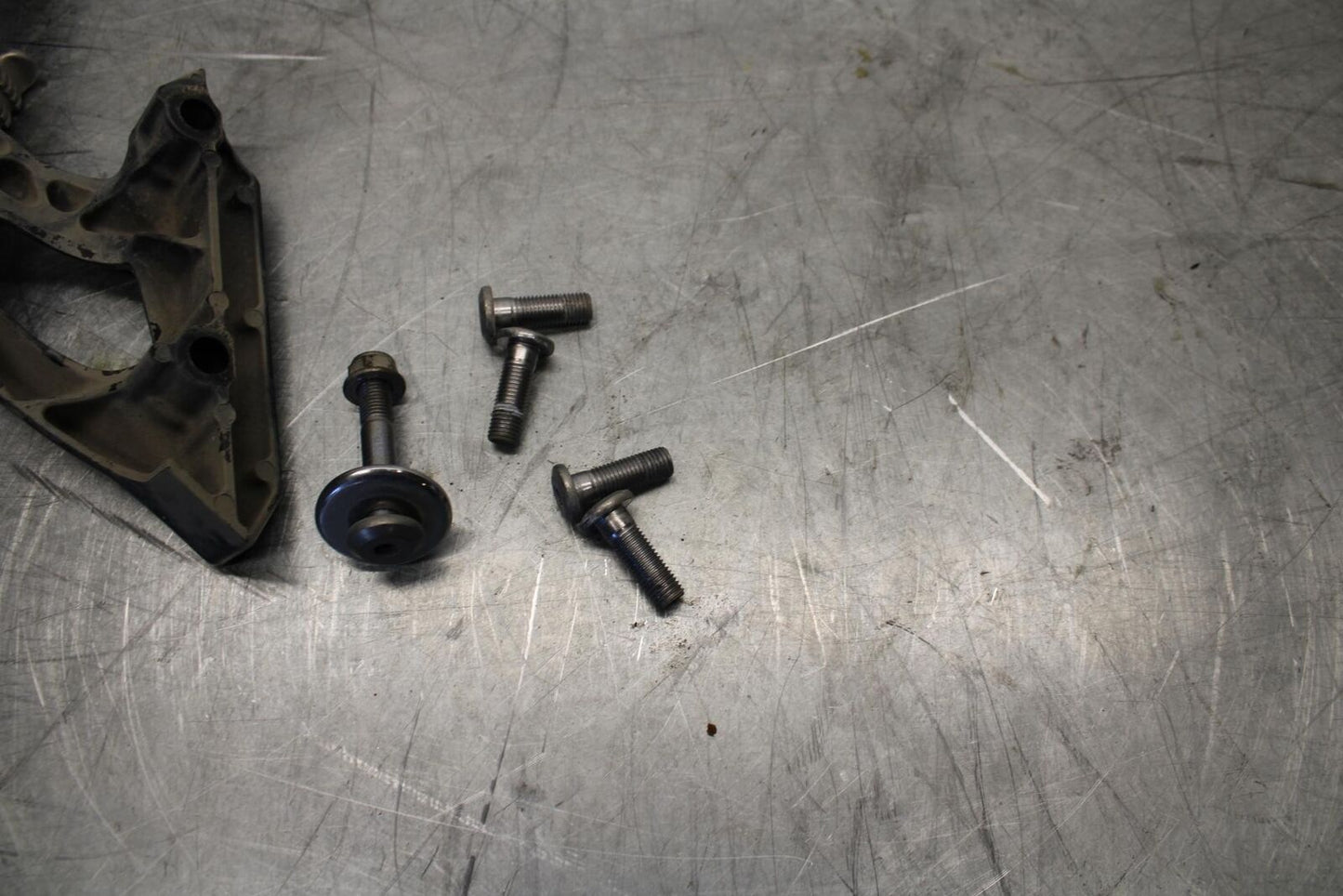 07-08 KAWASAKI CONCOURS 1400 ABS REAR BACK PASSENGER PEG SET PAIR BB449