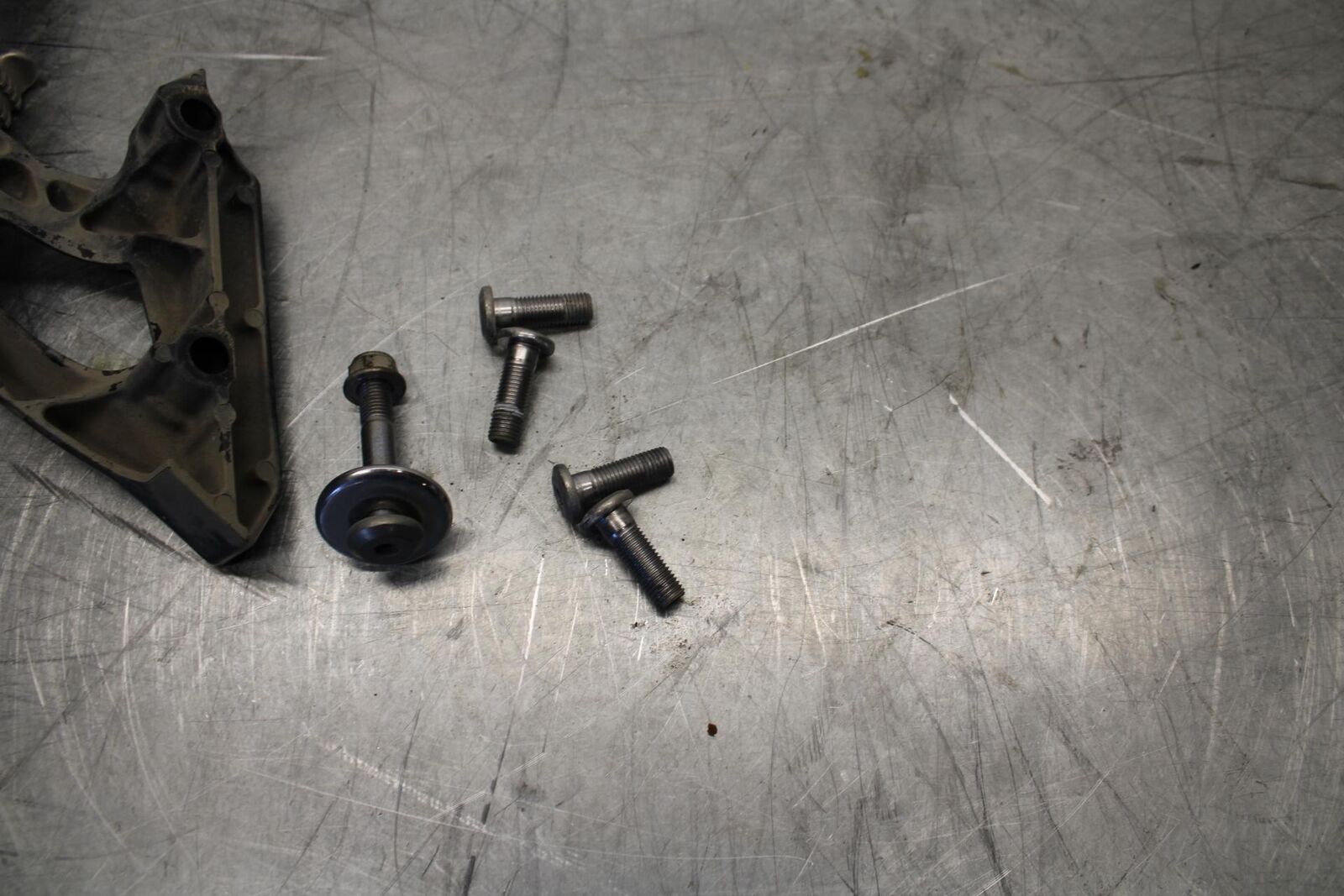 07-08 KAWASAKI CONCOURS 1400 ABS REAR BACK PASSENGER PEG SET PAIR BB449