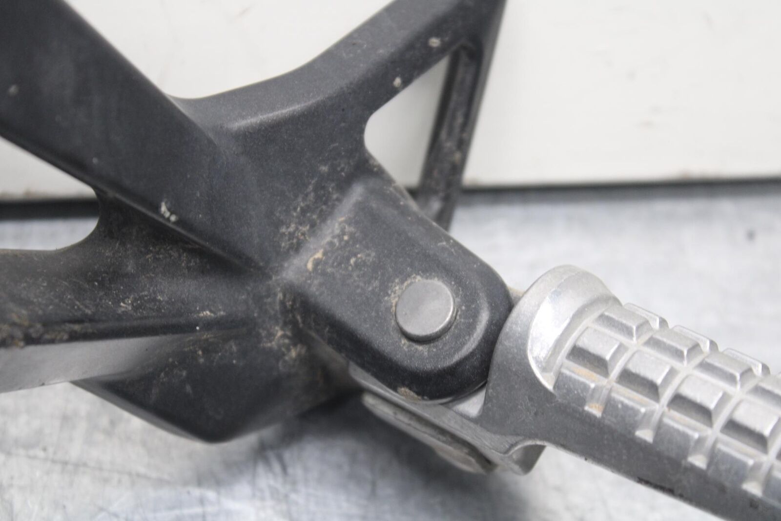 2009 Kawasaki Ninja 250R EX250J LEFT REAR FOOT REST PEG STEP BB87