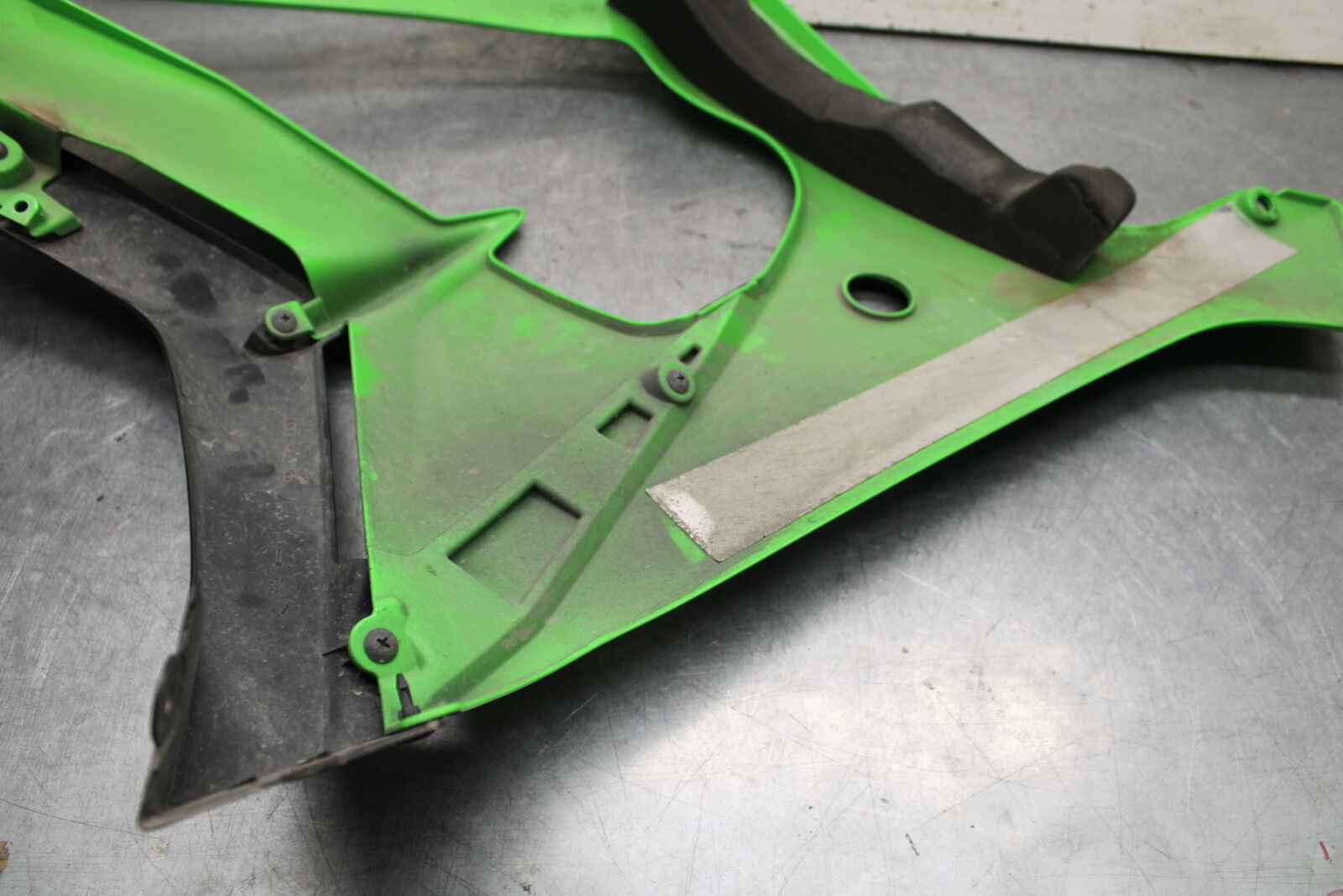 16 KAWASAKI NINJA ZX10R RIGHT LOWER MID SIDE FAIRING COWL  55028-0337-6Z  BB650