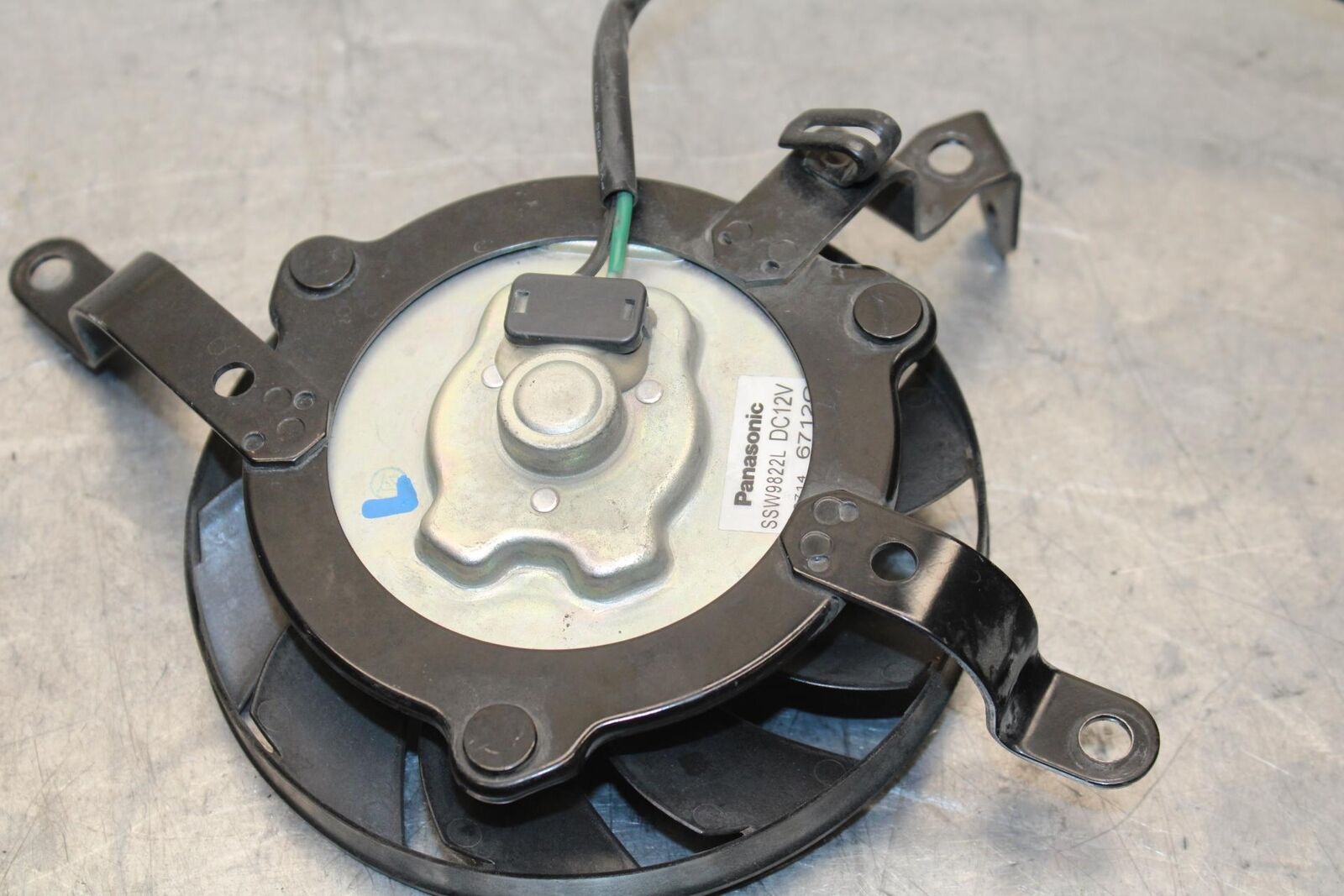 2007 Yamaha YZF R1 LEFT ENGINE RADIATOR COOLING FAN 4C8-12405-00-00 BB575