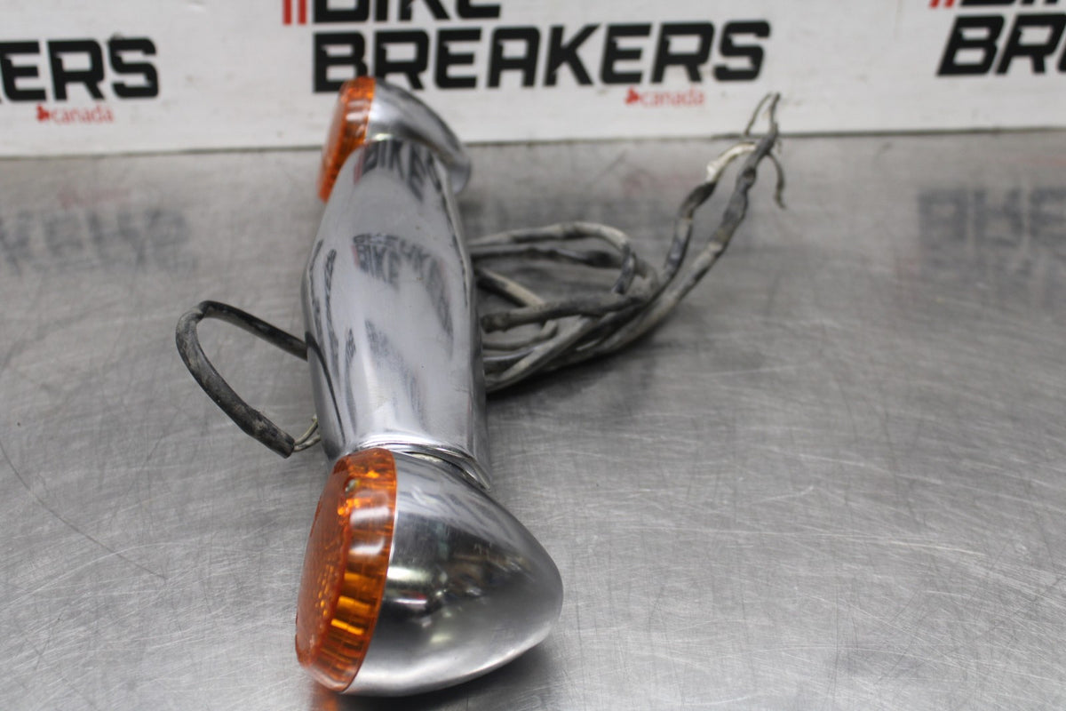 97 KAWASAKI VULCAN 1500 VN1500D CLASSIC REAR BACK TURN SIGNALS & BAR MOUNT BB936