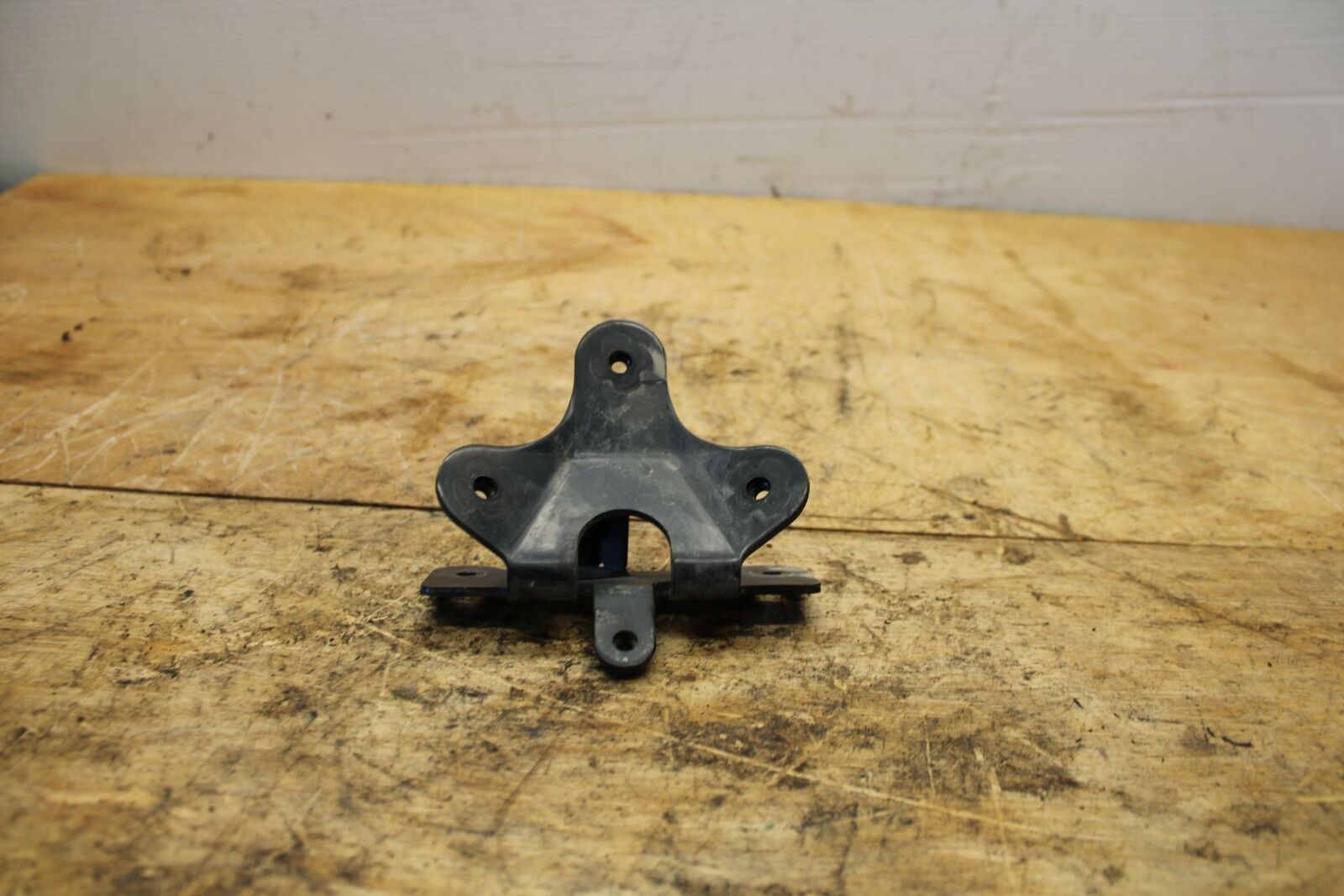 05-09 SUZUKI BOULEVARD C90 HEADLIGHT HEAD LIGHT LAMP SUPPORT BB332