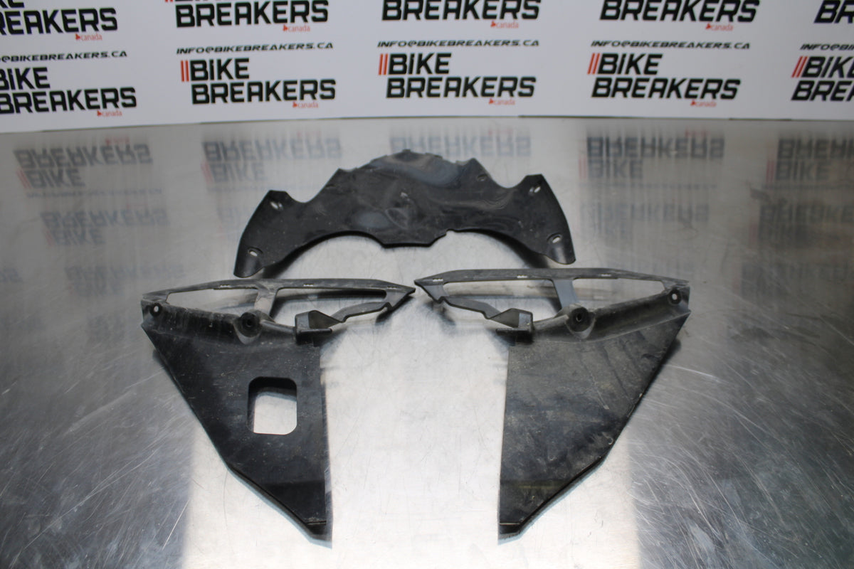 11 SUZUKI GSXR1000 RIGHT LEFT INNER FAIRINGS COWLS PANELS TRIMS BB142