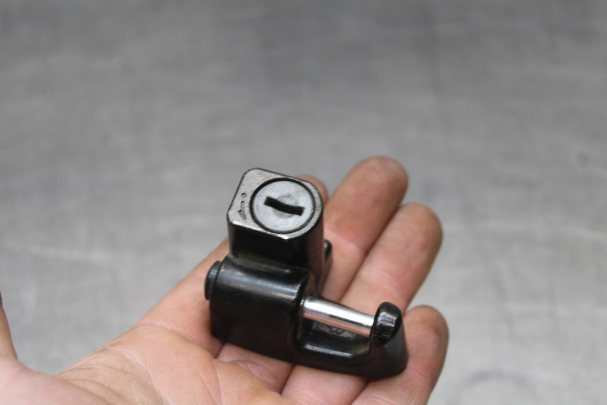 07 HONDA VTX1300R IGNITION LOCK & HELMET LOCK NO KEY BB825