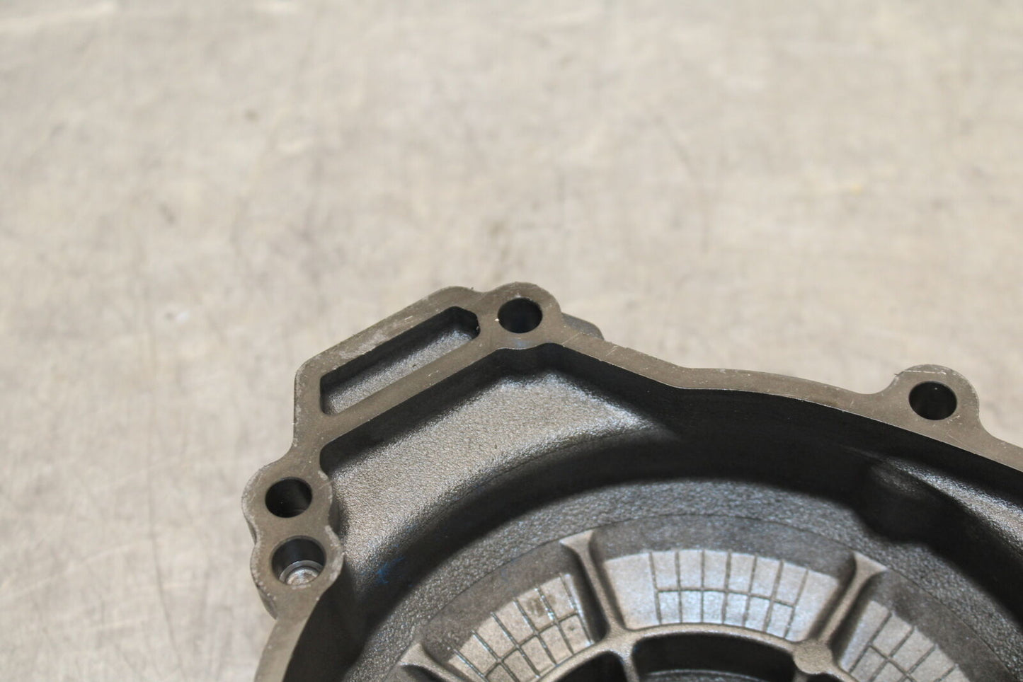 09-14 YAMAHA YZF R1 STATOR MAGNETO ALTERNATOR COVER 14B-15411-00-00 BB118