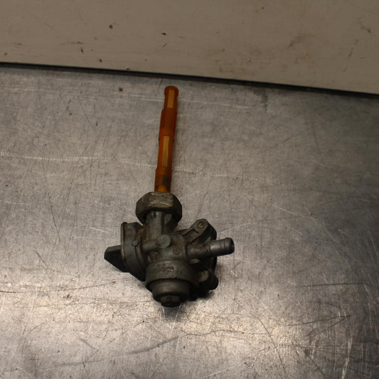 1985 Honda Shadow 500 VT500C GAS TANK FUEL PETCOCK 16950-MF5-010 BB615