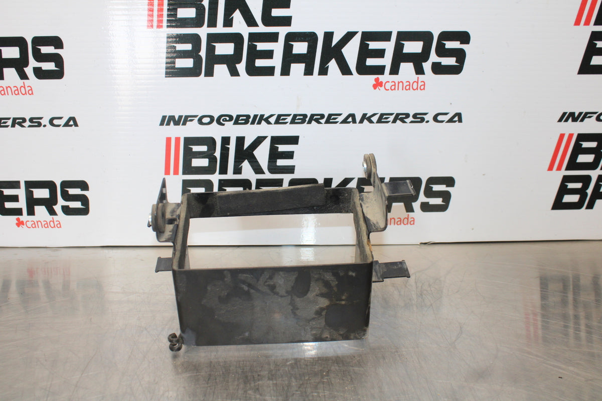 04-09 SUZUKI GS500F BATTERY TRAY BOX BB165