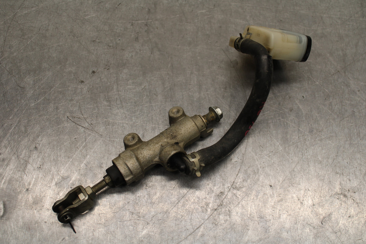 06-07 SUZUKI GSXR750 REAR BACK BRAKE MASTER CYLINDER W RESERVOIR BB132