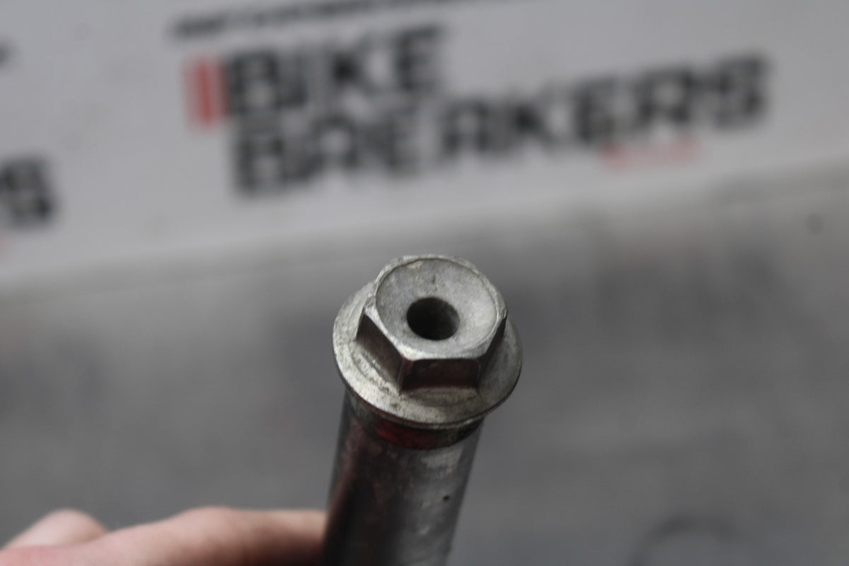 00 SUZUKI GSXR750 FRONT WHEEL RIM AXLE PIVOT BOLT BB820