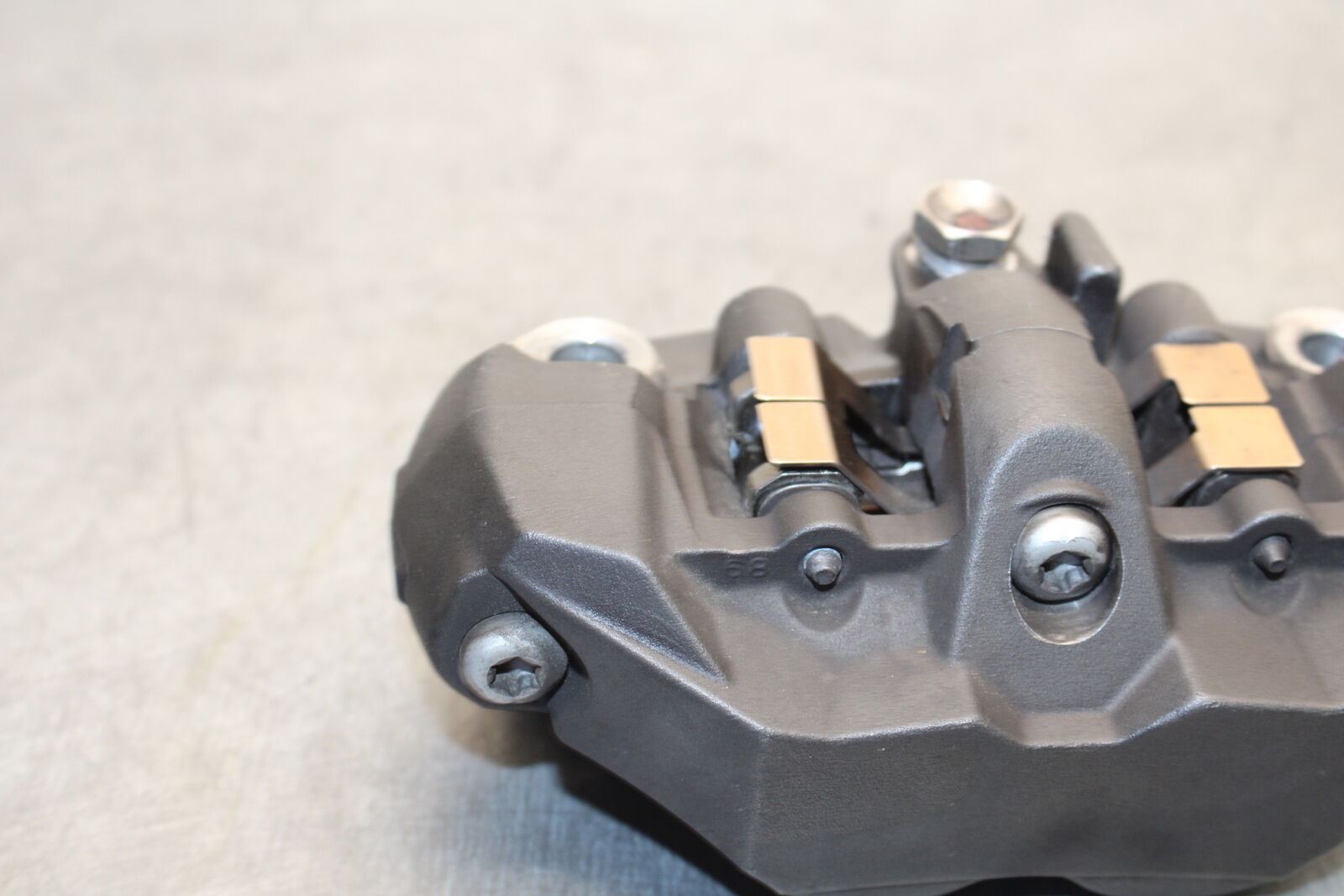 05-06 SUZUKI GSXR1000 RIGHT LEFT FRONT BRAKE CALIPER SET PAIR CALIPERS BB677