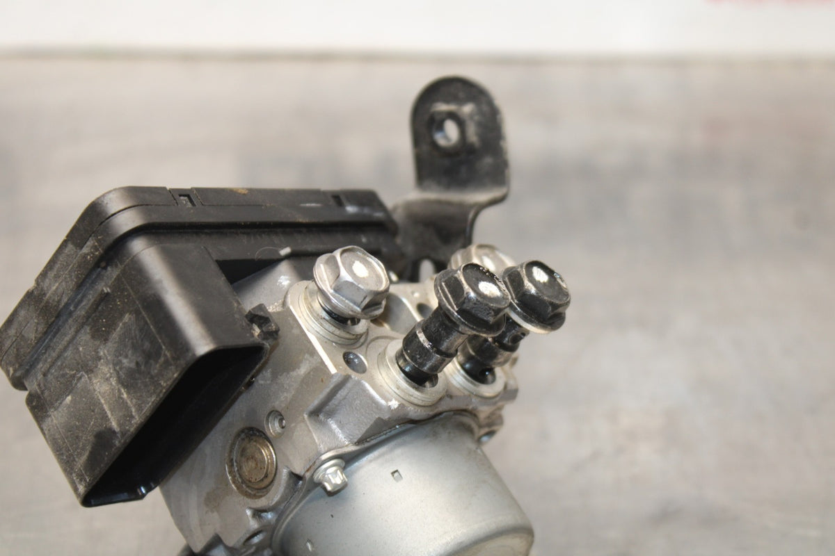 23-26 KAWASAKI NINJA ZX4RR ABS PUMP UNIT MODULE BB872