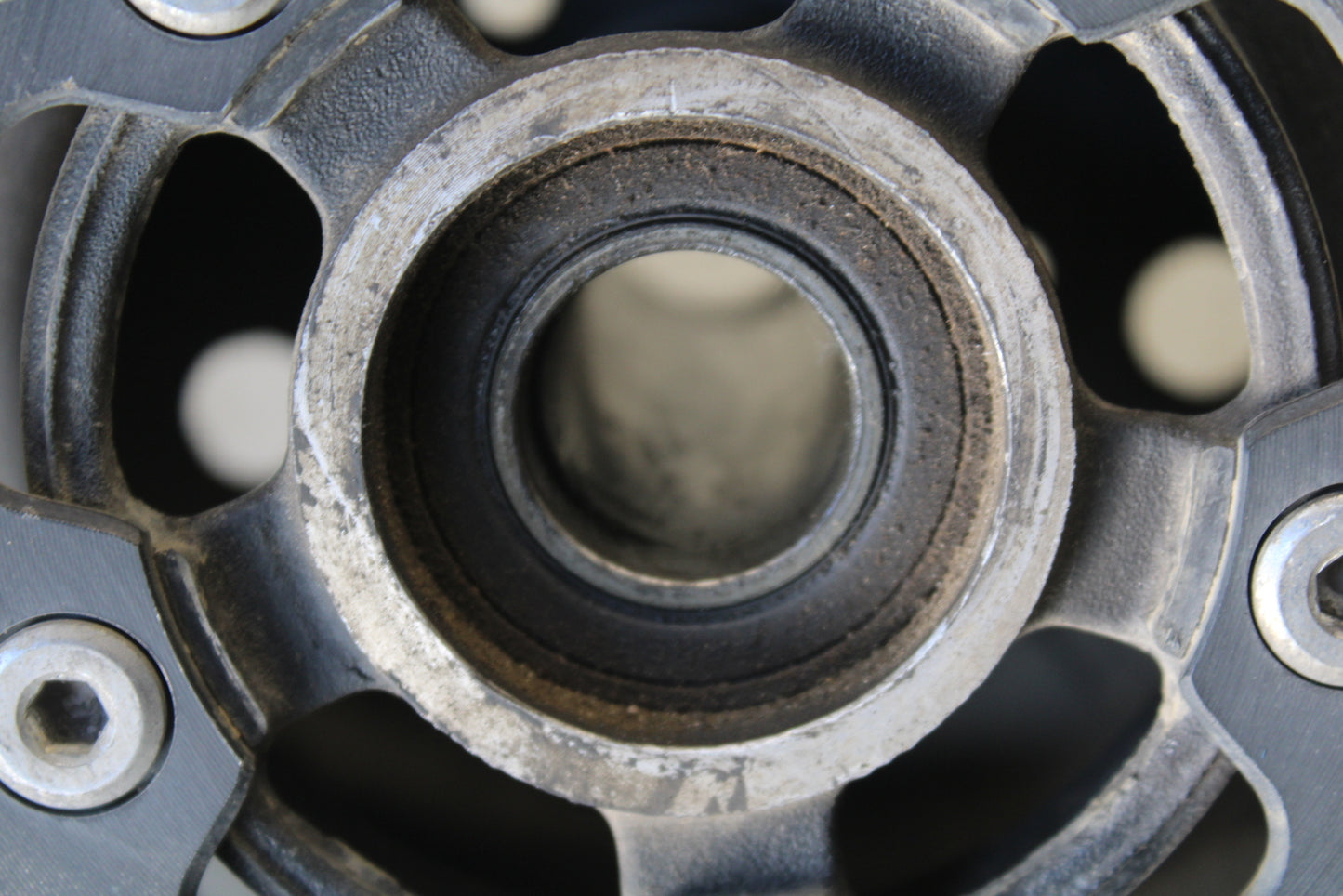97-02 SUZUKI GSXR750 REAR WHEEL BACK RIM BB402
